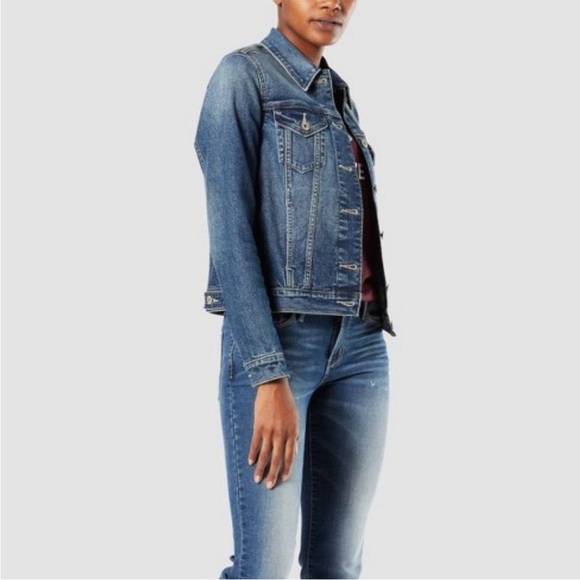 Levi washed out Jean jacket - Picture 1 of 8